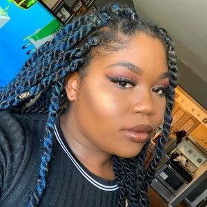 Meet your Posher, Zanee